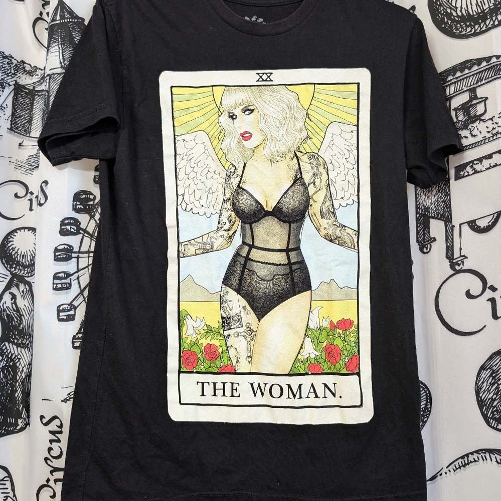 Katya Zamolodchikova Drag Tarot Card "The Woman" tee shirt. Small